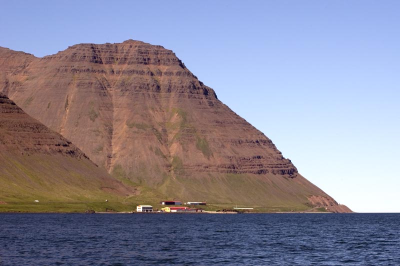 Scenery around Ísafjördur, from boat to Vigur