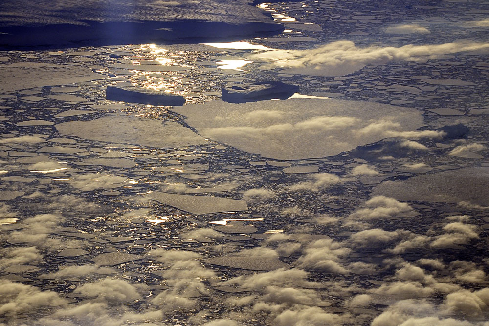 The sun only sets as you fly north away from the Antarctic summer
