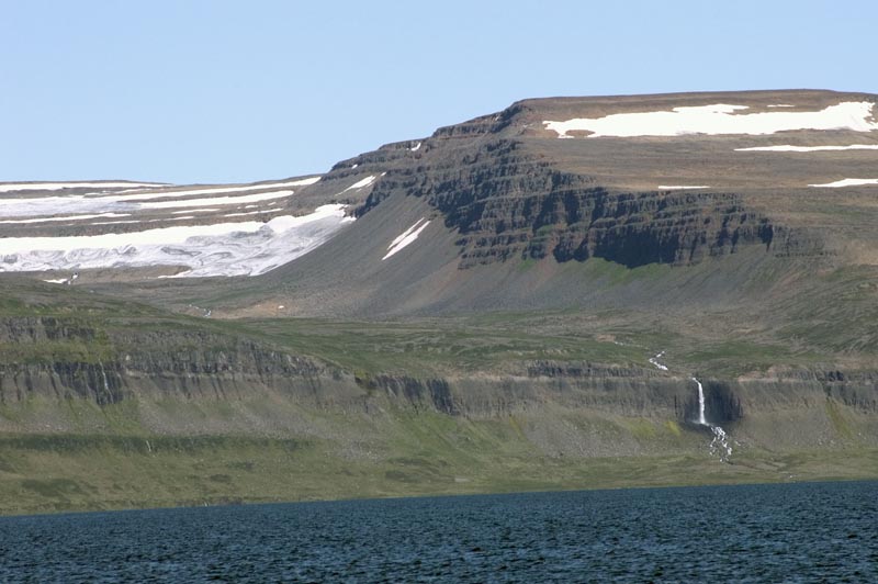 Scenery around Ísafjördur, from boat to Vigur