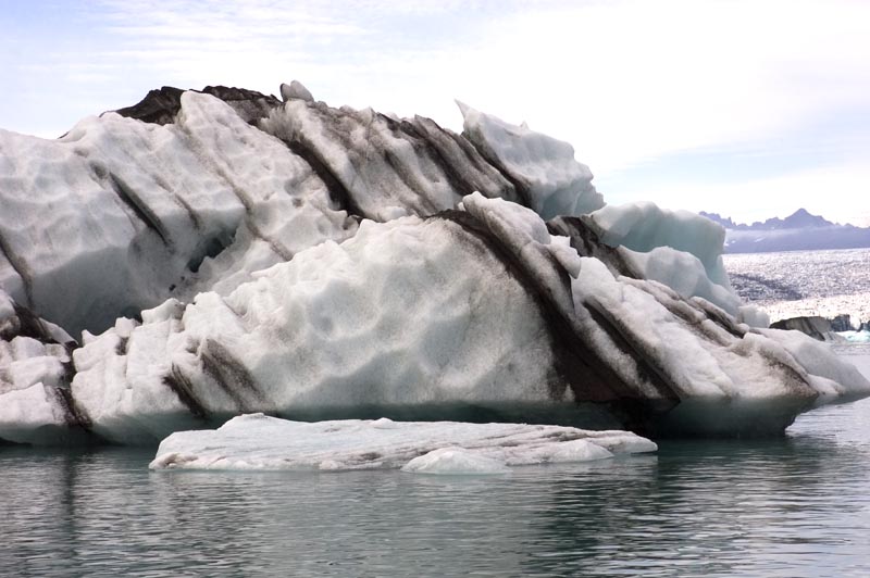 Icebergs in Jökulsárlón glacial lagoon