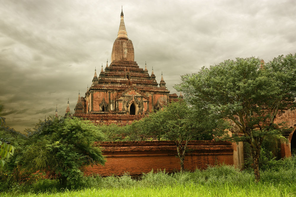 Sulamani Guphaya was built in the year 1183