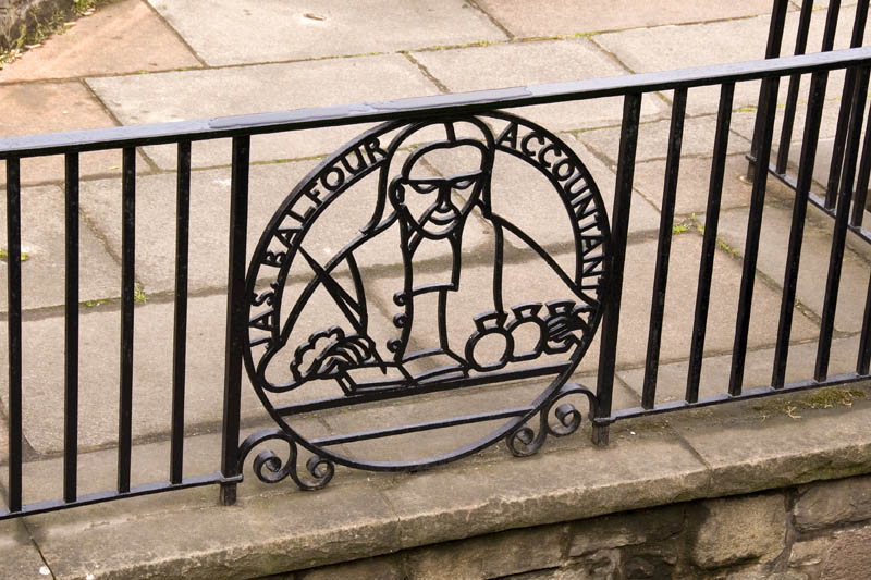Accountant, railing on the Royal Mile